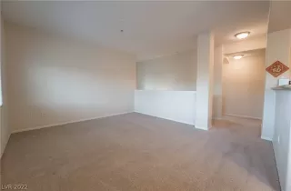 Photo #4: 2460168 Listing