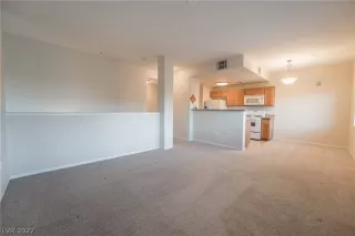 Photo #5: 2460168 Listing