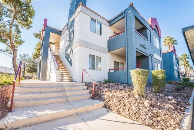 MLS: 2460179 Condo For Sale