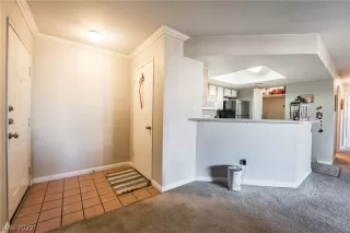 Photo #4: 2460179 Listing 