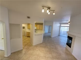 Photo #5: 2460214 Listing 