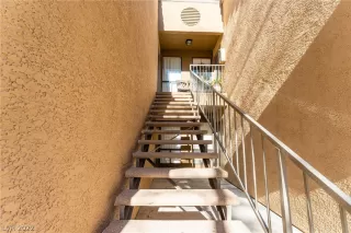 Photo #2: 2460236 Listing