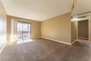 Photo #4: 2460236 Listing