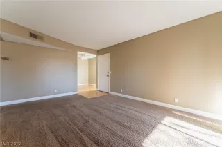 Photo #6: 2460236 Listing