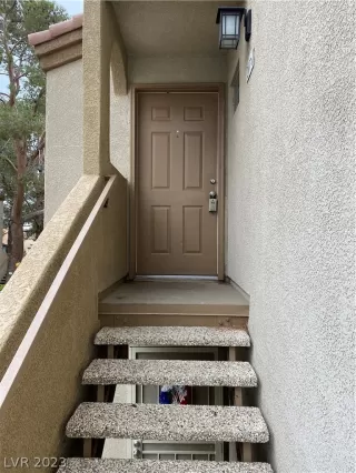 Photo #2: 2460242 Listing