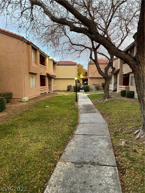 MLS: 2460254 Condo For Sale