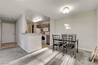 Photo #4: 2460264 Listing 