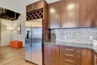 Photo #3: 2460274 Listing