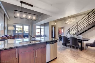 Photo #4: 2460274 Listing