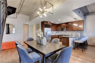 Photo #6: 2460274 Listing