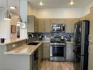 Photo #4: 2460313 Listing 