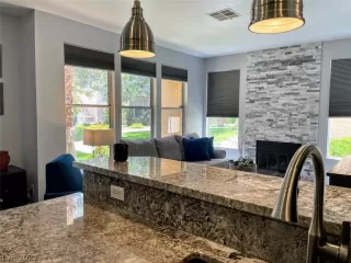 Photo #6: 2460313 Listing 