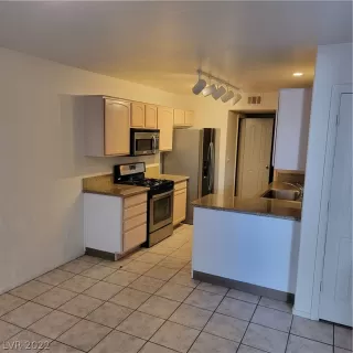 Photo #2: 2460360 Listing 