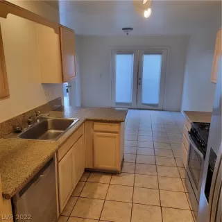 Photo #4: 2460360 Listing 