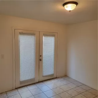 Photo #5: 2460360 Listing 