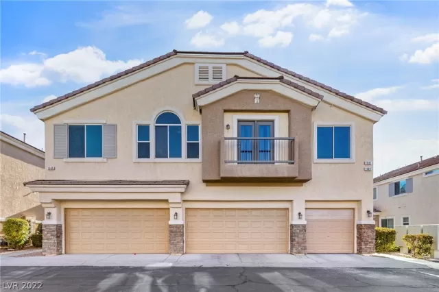 MLS: 2460372 Condo For Sale