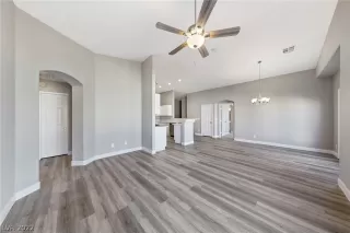 Photo #2: 2460372 Listing