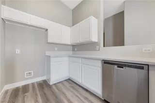 Photo #5: 2460372 Listing