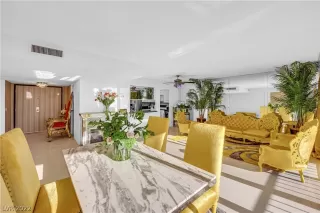 Photo #2: 2460384 Listing 