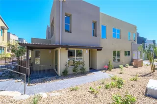 Photo #2: 2460415 Listing