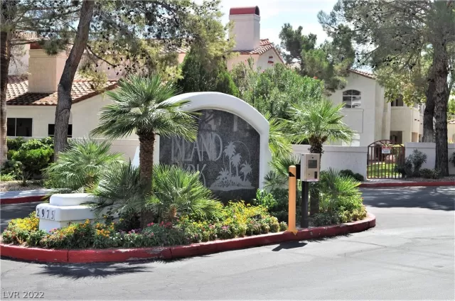 MLS: 2460437 Condo For Sale