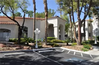 Photo #2: 2460437 Listing 