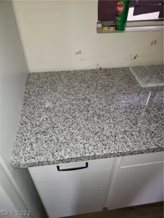 Photo #5: 2460469 Listing 