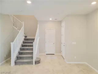 Photo #6: 2460470 Listing 