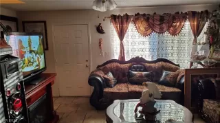 Photo #3: 2460496 Listing 