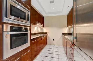 Photo #1: 2460511 Listing