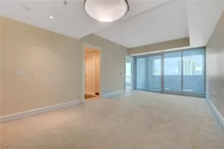 Photo #4: 2460511 Listing