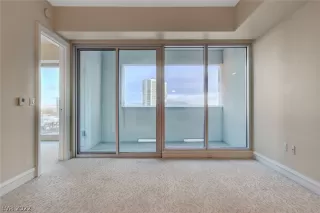 Photo #5: 2460511 Listing