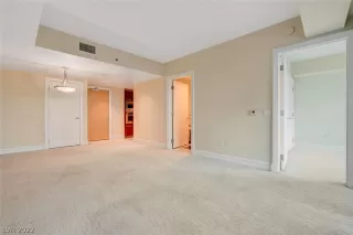 Photo #6: 2460511 Listing