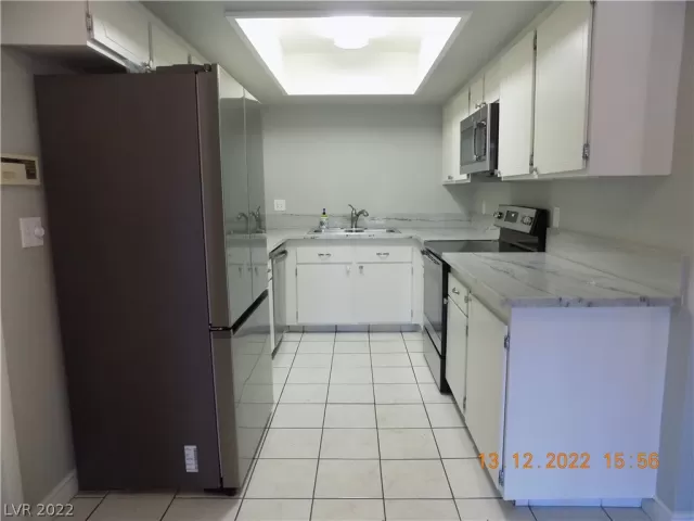 MLS: 2460584 Condo For Sale