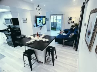 Photo #4: 2460587 Listing 