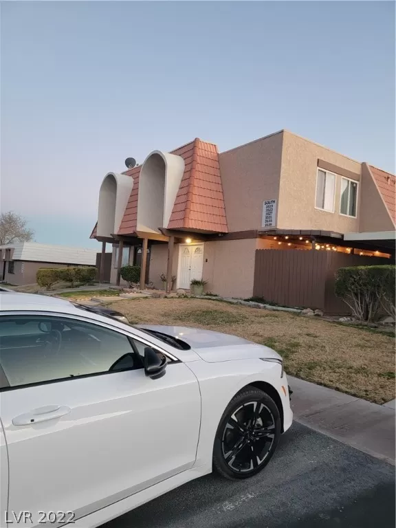 MLS: 2460629 Condo For Sale