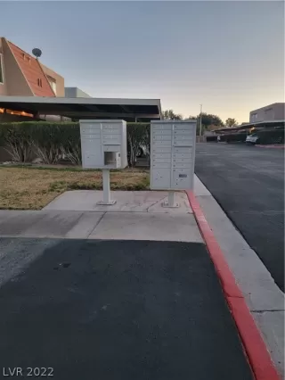 Photo #3: 2460629 Listing