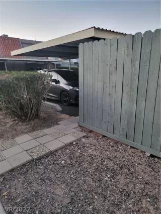 Photo #6: 2460629 Listing