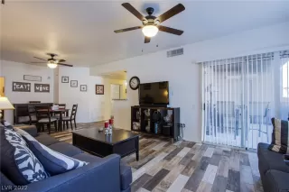 Photo #4: 2460633 Listing