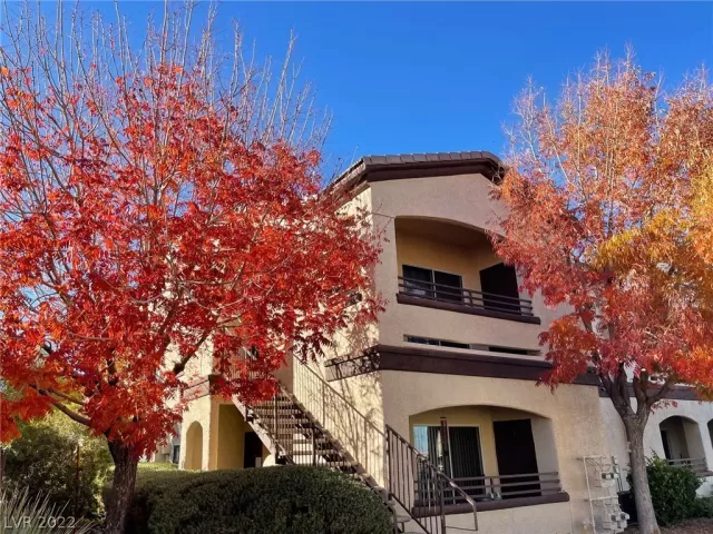 MLS: 2460667 Condo For Sale