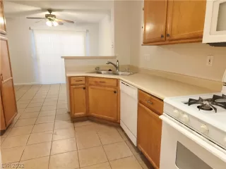 Photo #2: 2460688 Listing 