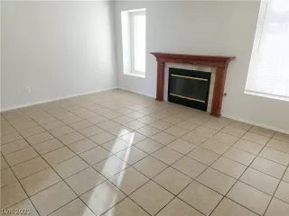 Photo #6: 2460688 Listing 