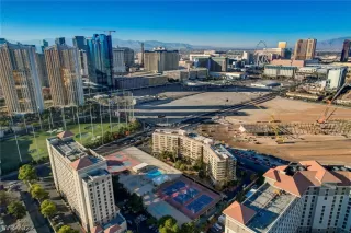 Photo #1: 2460693 Listing 