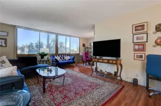 Photo #2: 2460693 Listing 