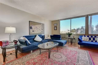 Photo #3: 2460693 Listing 