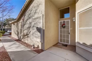 Photo #4: 2460696 Listing