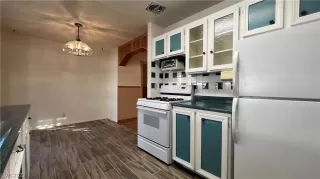 Photo #6: 2460717 Listing 