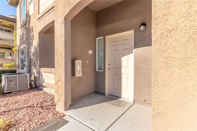 MLS: 2460728 Condo For Sale