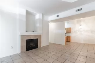 Photo #3: 2460728 Listing