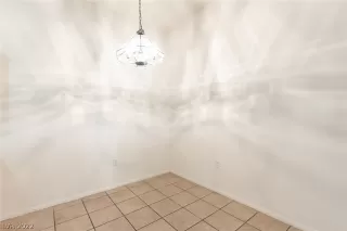 Photo #6: 2460728 Listing